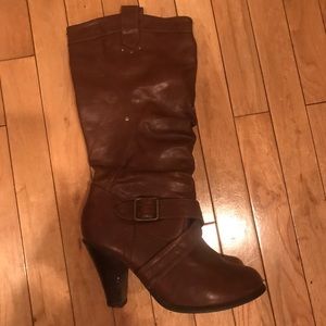 Hardly worn size 9.5 brown boots